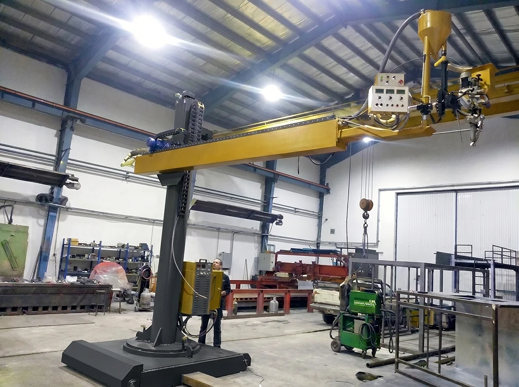 column-and-boom-welding.webp